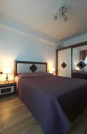 Vand apartament 2 camere complex Isaran Coresi cu parcare