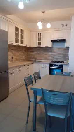 Vand apartament 2 camere complex Isaran Coresi cu parcare