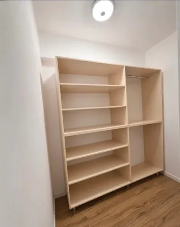 Vand apartament 2 camere complex Isaran Coresi cu parcare