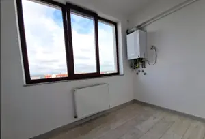 Vand apartament 2 camere complex Isaran Coresi cu parcare - Thumbnail 1