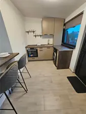 Vand apartament renovat la 5 minute de Centrul Istoric - Thumbnail 6