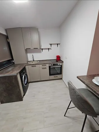 Vand apartament renovat la 5 minute de Centrul Istoric