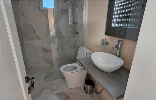 Vand apartament renovat la 5 minute de Centrul Istoric